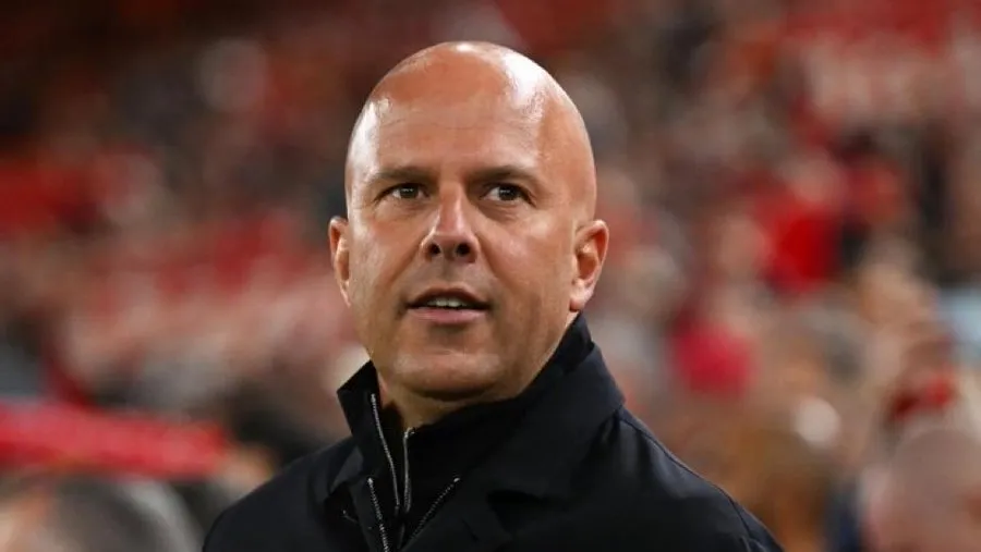 开云中国-利物浦上半场0射门！法国记者点评：没想到斯洛特竟摆起大巴